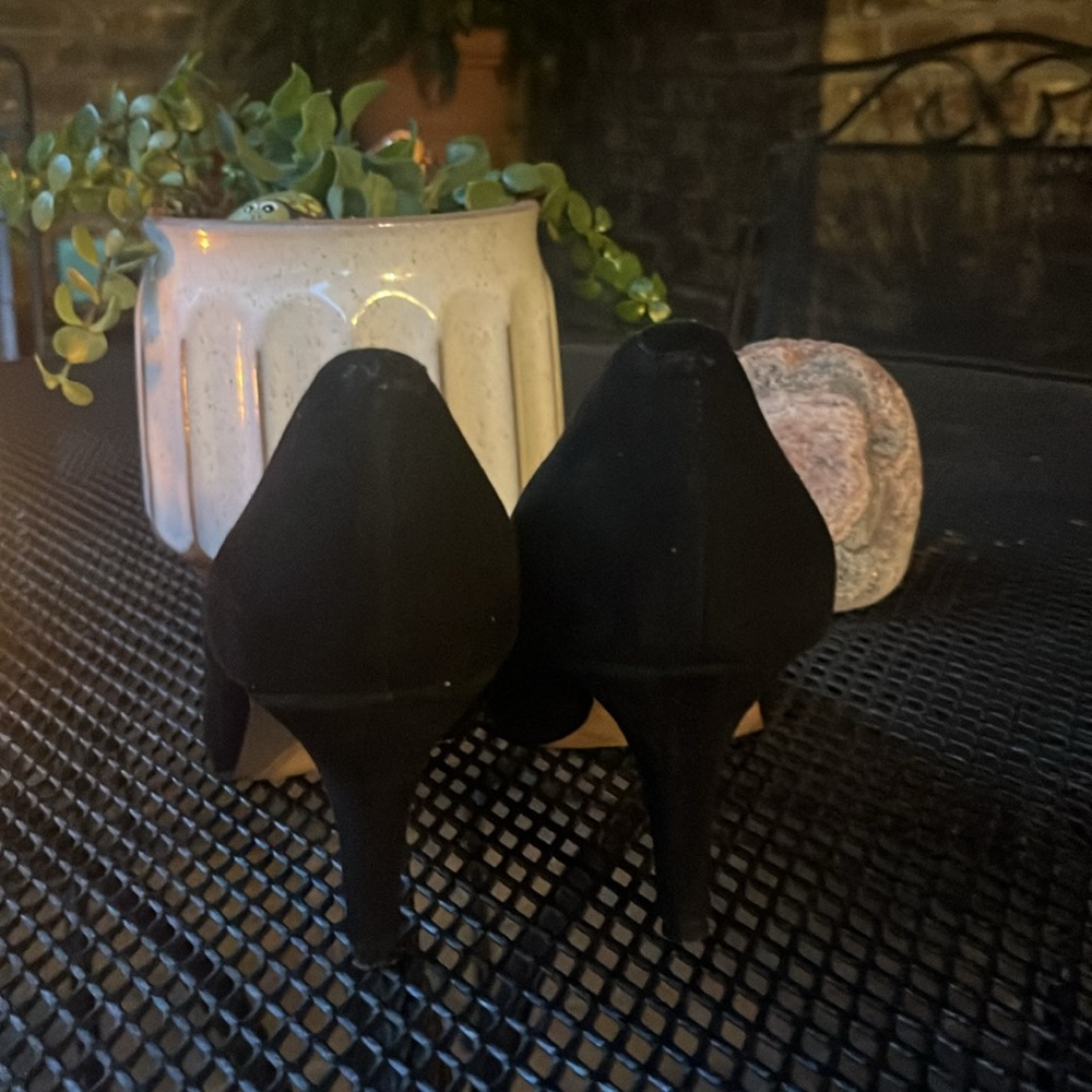 Elegant Black Kelly & Katie suede Women's Heels - Picture 5 of 6